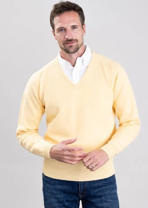 Leven 2 Ply Lambswool V-Neck - Solar