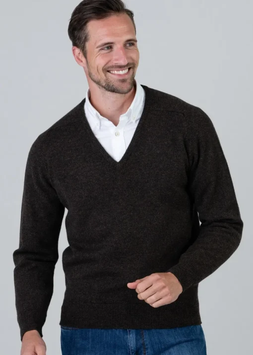 Leven 2 Ply Lambswool V-Neck - Cocoa