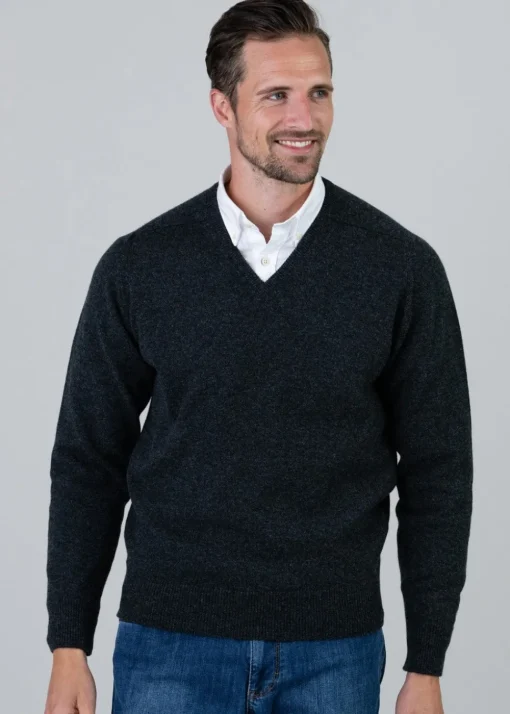 Leven 2 Ply Lambswool V-Neck - Charcoal